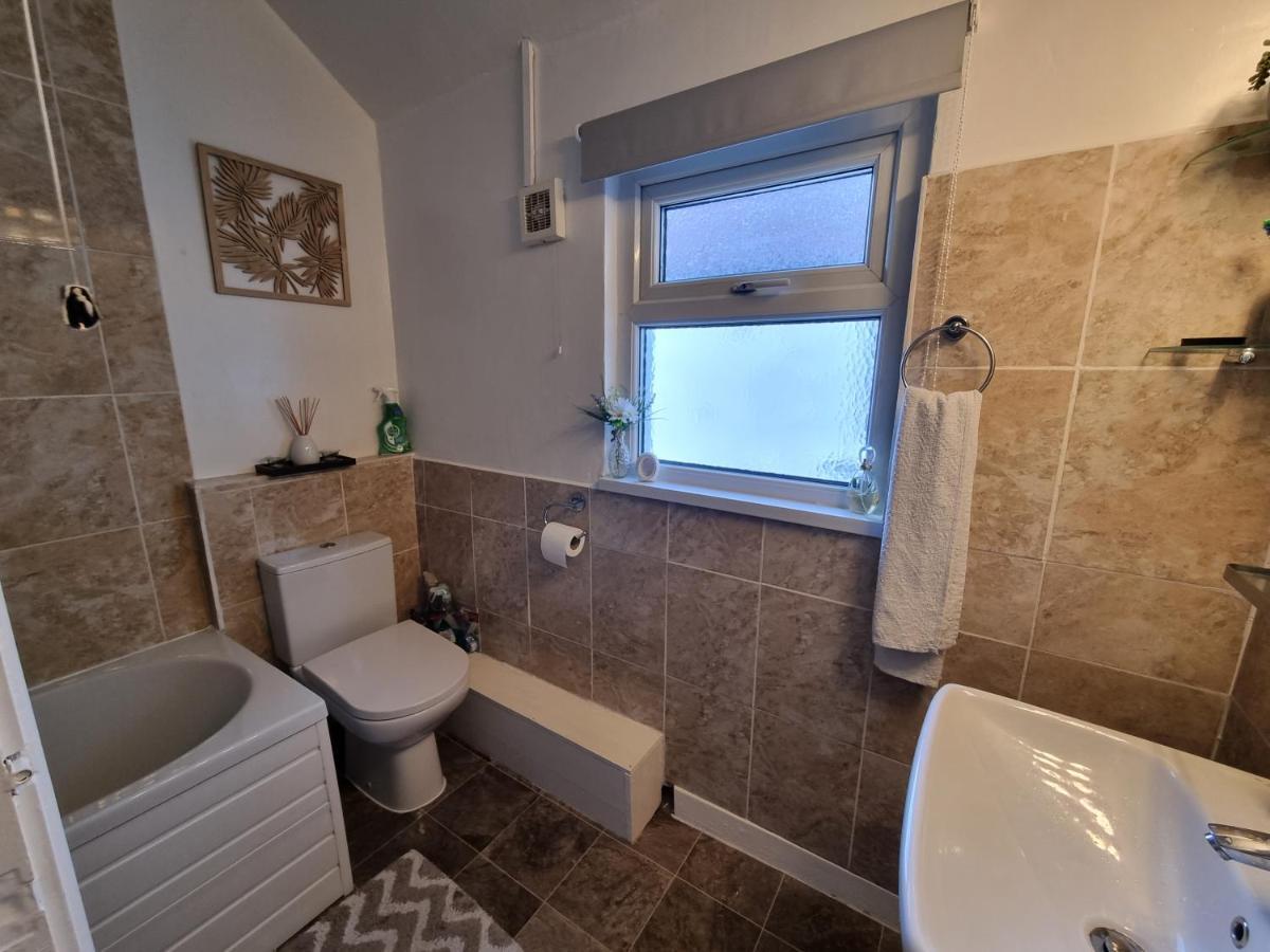 Private Room In Кардиф Екстериор снимка