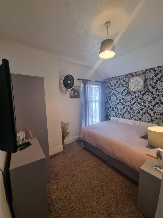 Private Room In Кардиф Екстериор снимка
