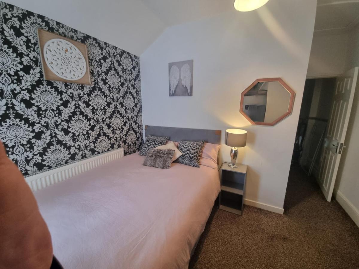 Private Room In Кардиф Екстериор снимка