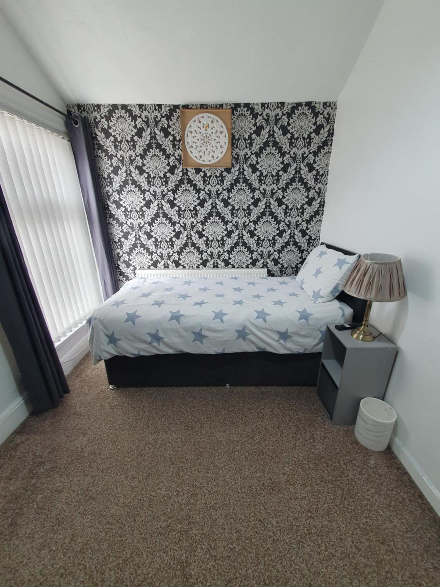 Private Room In Кардиф Екстериор снимка